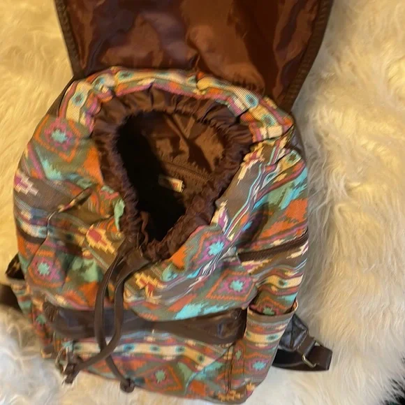 Backpack - Picture 3 of 10